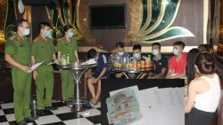 Hà Nam: Bắt quả tang 10 đối tượng sử dụng chất ma túy tại quán karaoke