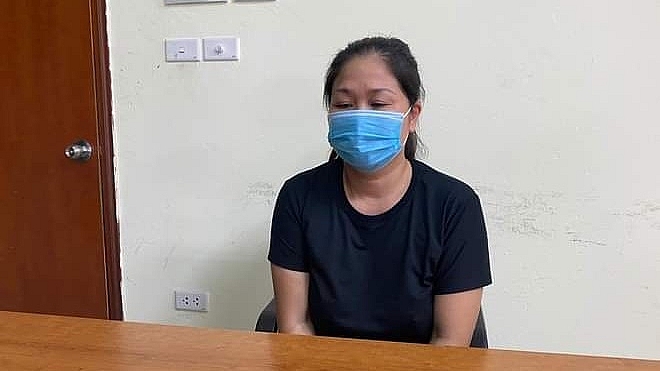 Nguyễn Thị Lợi tại cơ quan công an