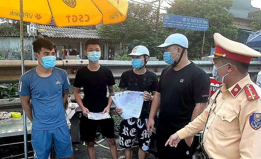 4 thanh niên bị phát hiện có dấu hiệu nghi vấn