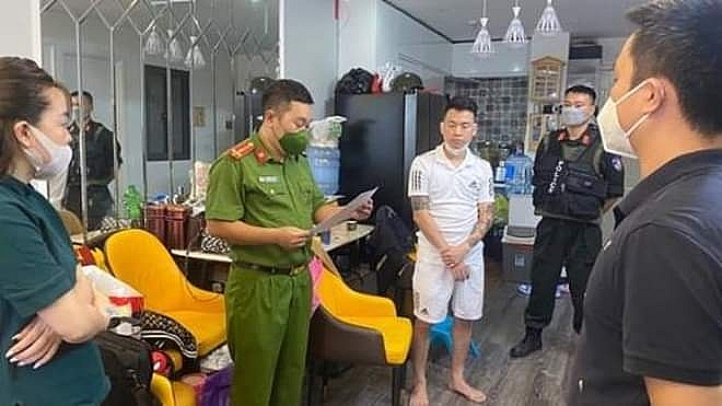 Khám xét khẩn cấp nơi ở của các đối tượng