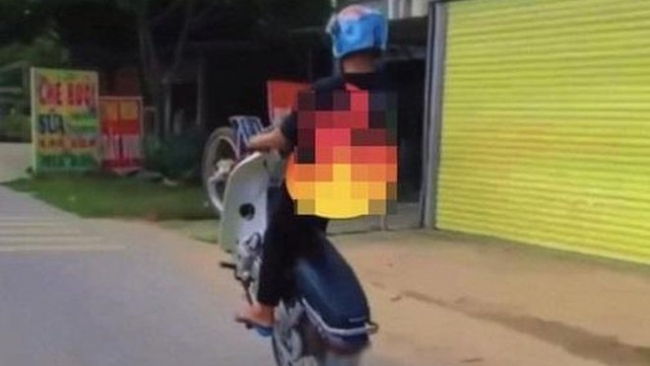 Hà Nội: Xử phạt 3,7 triệu đồng nam thanh niên bốc đầu xe máy để đăng lên Facebook