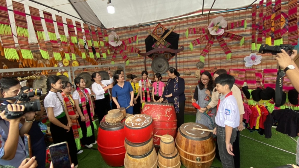 Yên Bái: Tưng bừng các hoạt động tôn vinh làn điệu Xòe Thái