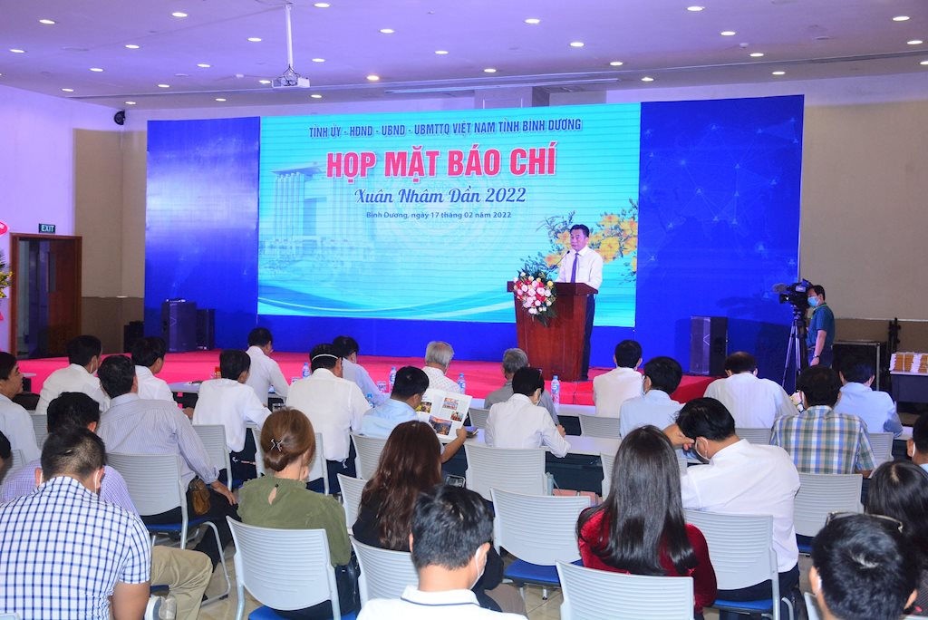 Đồng chí Nguyễn Lộc Hà, Phó Chủ tịch UBND tỉnh Bình Dương phát biểu tại buổi gặp mặt.