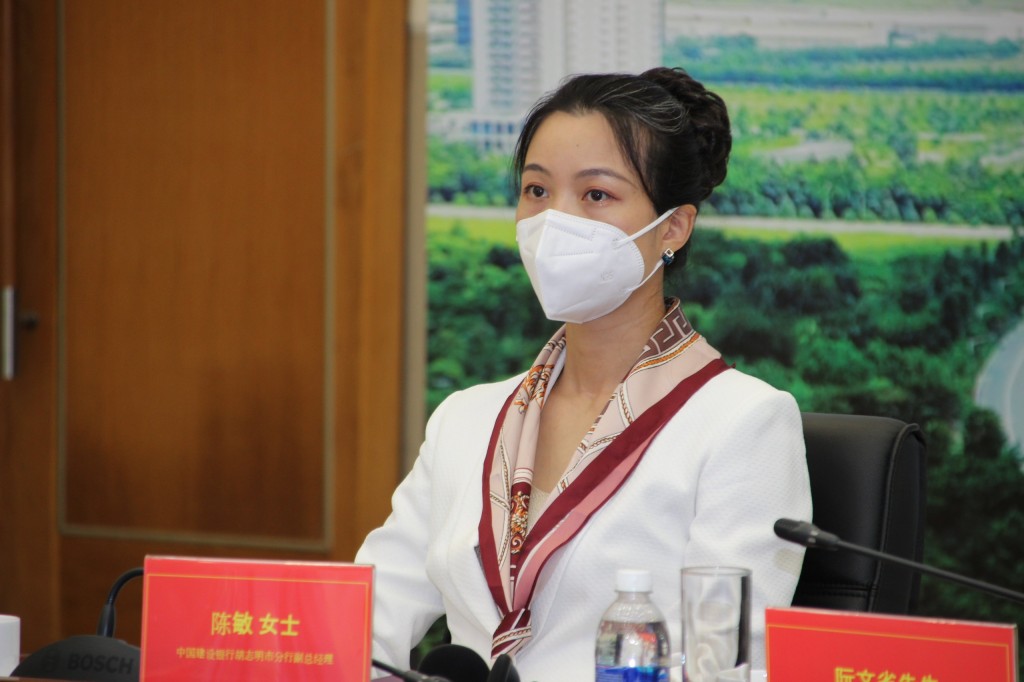 Bà Chen Min – Phó Tổng Giám đốc Ngân hàng Kiến thiết Trung Quốc (CCB) – CN TP.Hồ Chí Minh tham dự tại Hội nghị