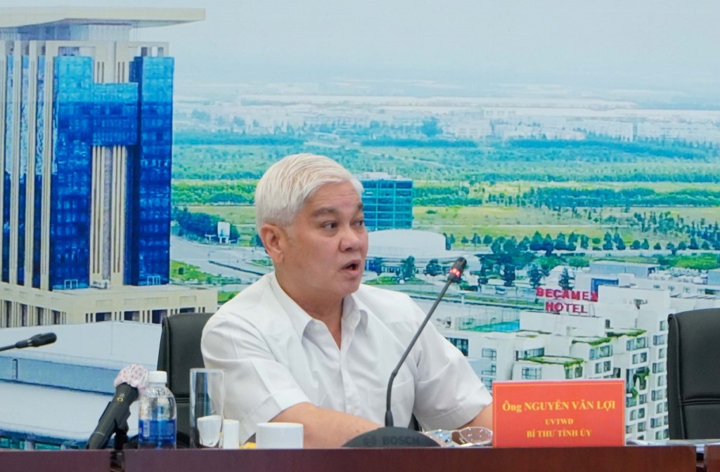 Đồng chí Nguyễn văn Lợi, Ủy viên Trung ương Đảng, Bí thư Tỉnh ủy, Trưởng đoàn đại biểu Quốc hội tỉnh phát biểu kết luận tại Hội thảo