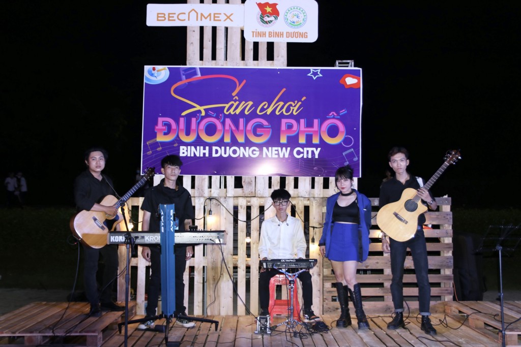 Bạn Nguyễn Hồng Thư và Ban nhạc Brother band