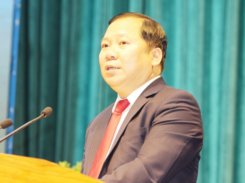 Đồng chí Nguyễn Phi Long - Ủy viên dự khuyết Trung ương Đảng, Phó Bí thư Tỉnh ủy, Chủ tịch UBND tỉnh phát biểu tại toạ đàm.