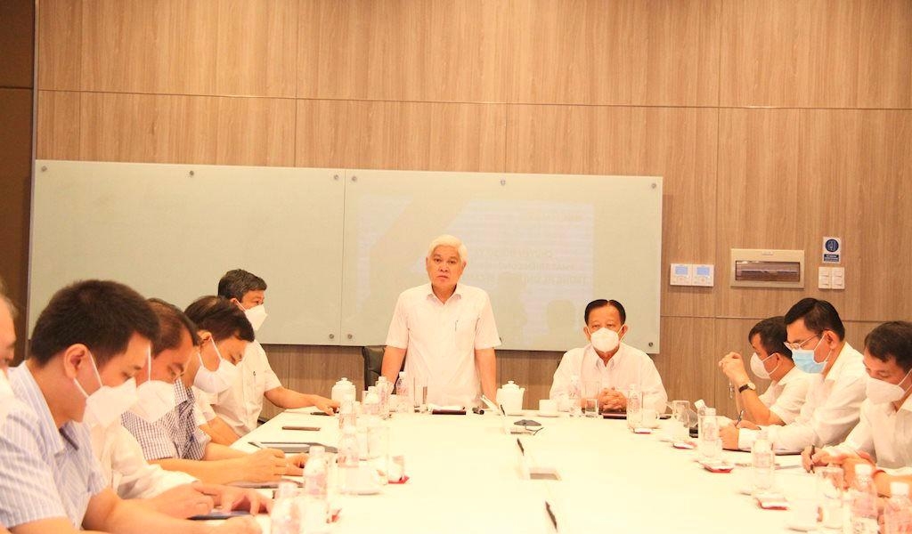 Ông Nguyễn Văn Lợi, Bí thư Tỉnh uỷ Bình Dương phát biểu kết luận tại buổi làm việc.