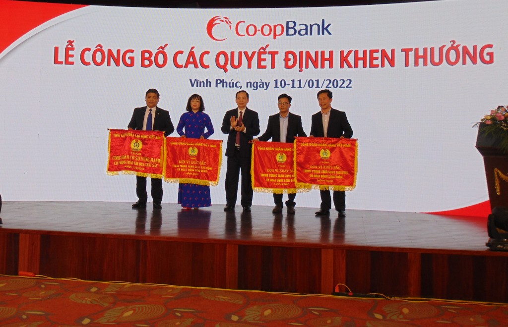 Co-opbank không ngừng nỗ lực đồng hành cùng khách hàng, doanh nghiệp trong bối cảnh dịch bệnh