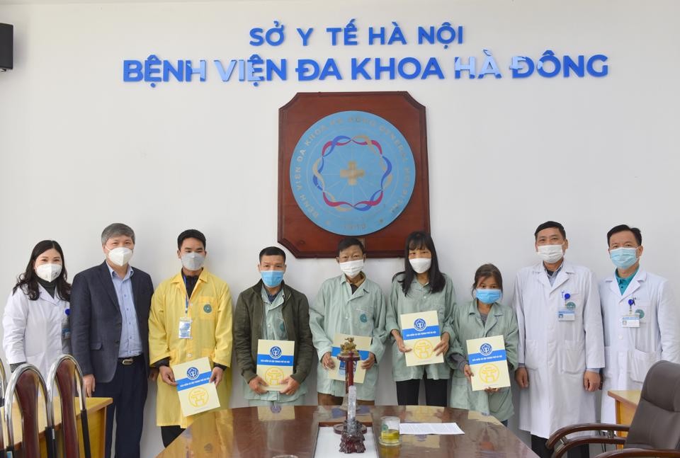 BHXH thành phố Hà Nội mang Tết ấm đến với bệnh nhân nghèo