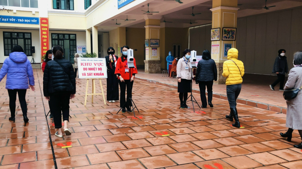 Tiểu học Trưng Vương: Diễn tập các phương án phòng dịch đón học sinh trở lại trường