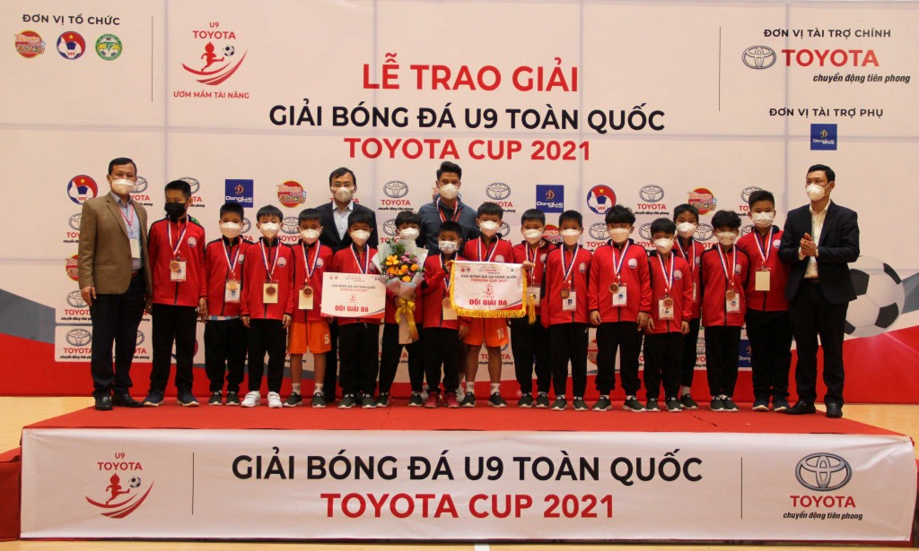 Đội Sông Lam Nghệ An vô địch Giải Bóng đá U9 toàn quốc Toyota Cup 2021