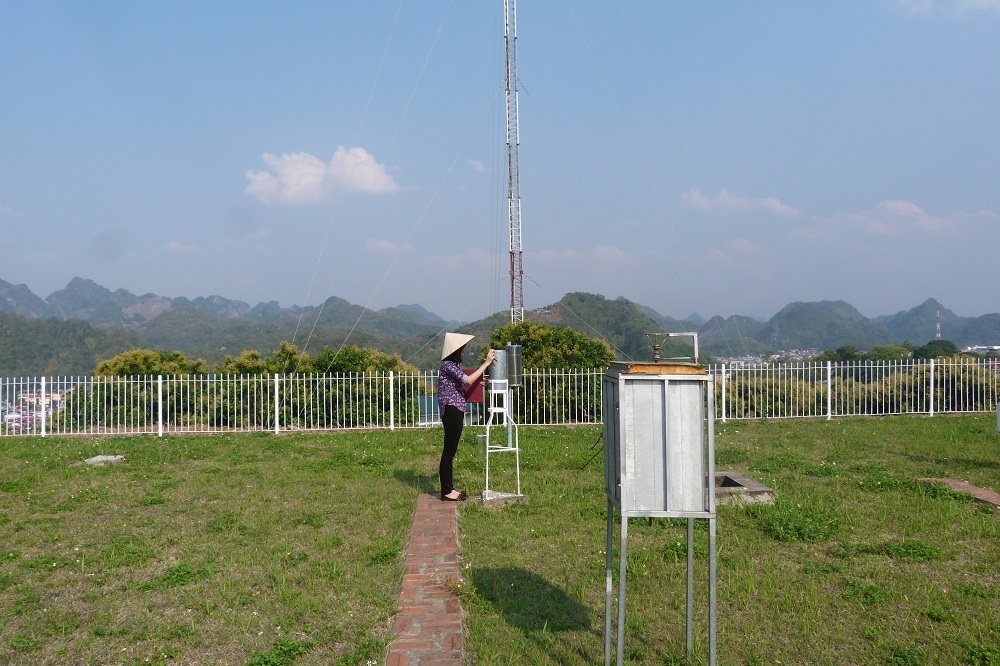 Phát triển đồng bộ mạng lưới trạm tự động quan trắc về khí tượng, thủy văn, hải văn