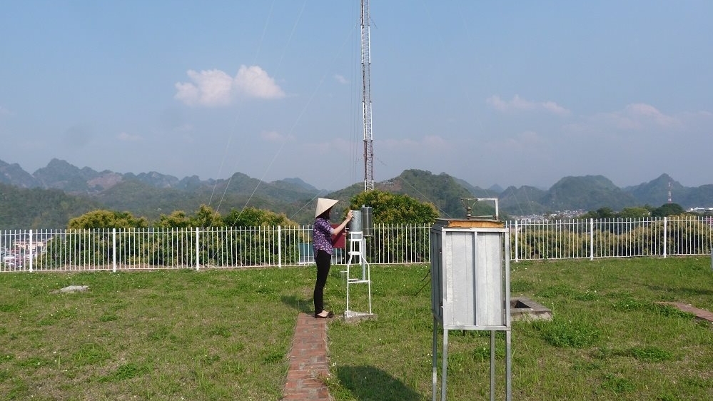 Phát triển đồng bộ mạng lưới trạm tự động quan trắc về khí tượng, thủy văn, hải văn