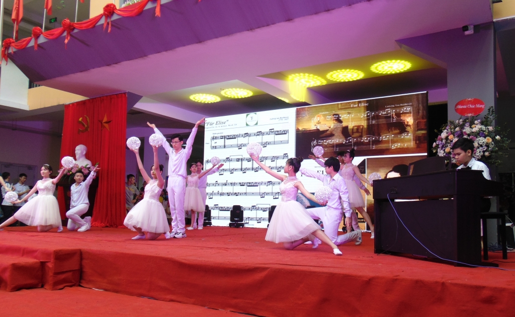 Rực rỡ sắc màu trong Ngày hội Ngôn ngữ “Ngô Sĩ Liên Inspiration - Music and Arts” Rực rỡ sắc màu trong Ngày hội Ngôn ngữ “Ngô Sĩ Liên Inspiration - Music and Arts”