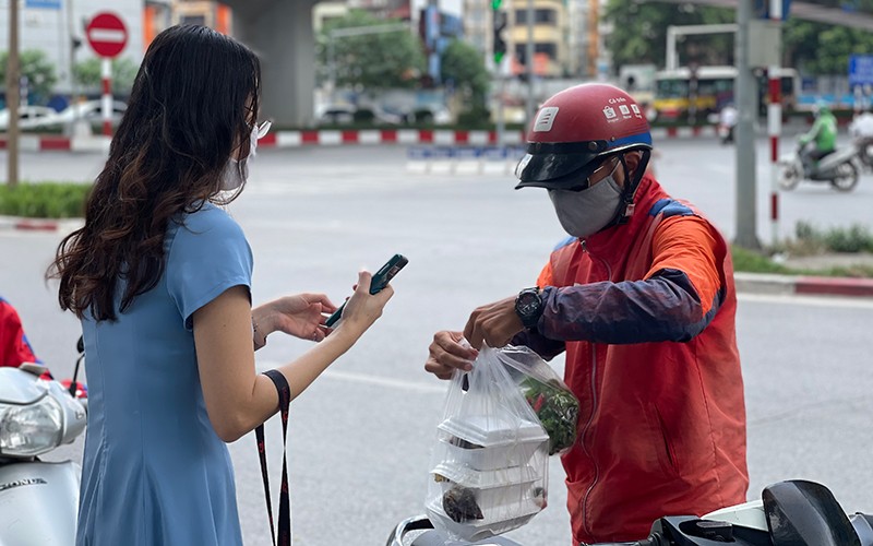 Từng bước thay đổi thói quen mua sắm của người tiêu dùng