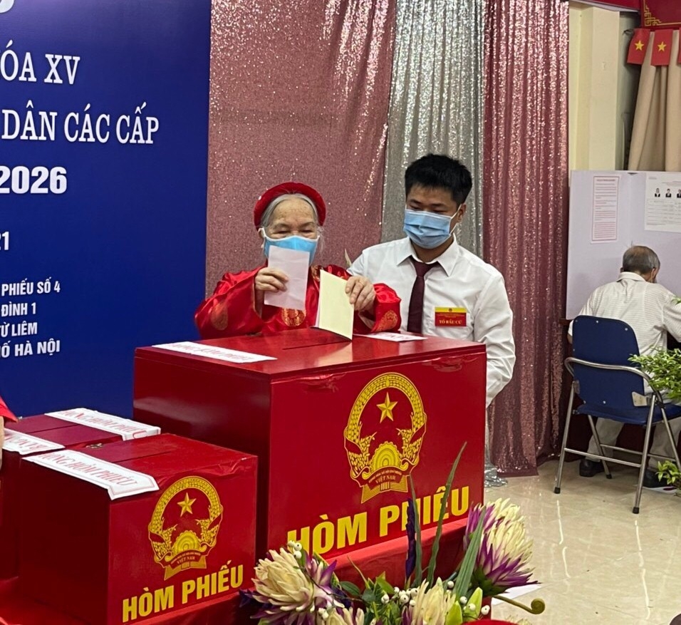 Cử tri quận Nam Từ Liêm hân hoan đón chào Ngày hội của toàn dân