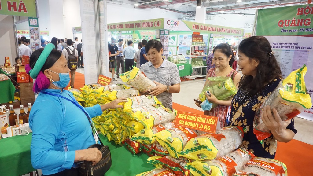 Hà Nội kết nối sản xuất, tiêu dùng sản phẩm làng nghề trong dịp SEA Games 31