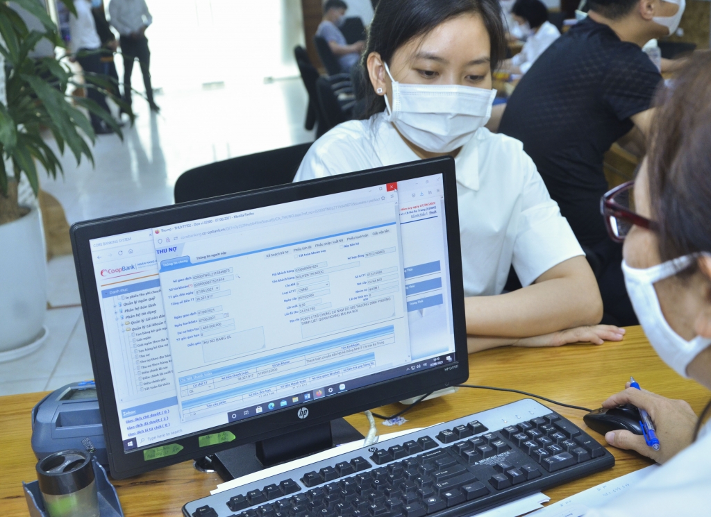 Đồng hành cùng khách hàng, doanh nghiệp vượt qua khó khăn do đại dịch Covid-19
