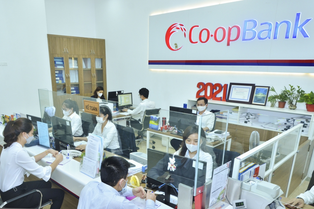 Đồng hành cùng khách hàng, doanh nghiệp vượt qua khó khăn do đại dịch Covid-19