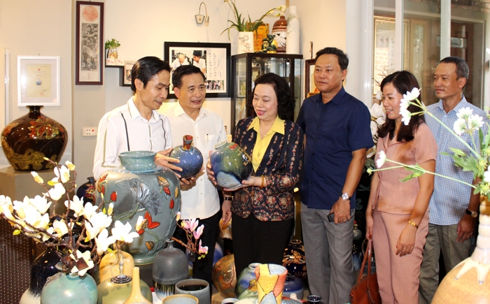 Công nhận sản phẩm OCOP góp phần quảng bá thương hiệu gốm Bát Tràng