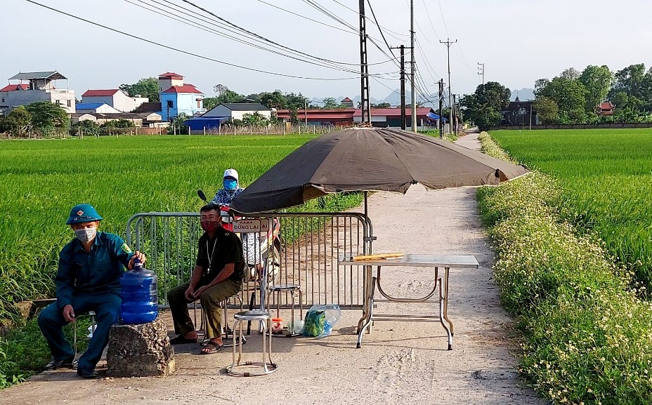 Nhiều huyện “vùng xanh” nhanh chóng nối lại chuỗi sản xuất, kinh doanh