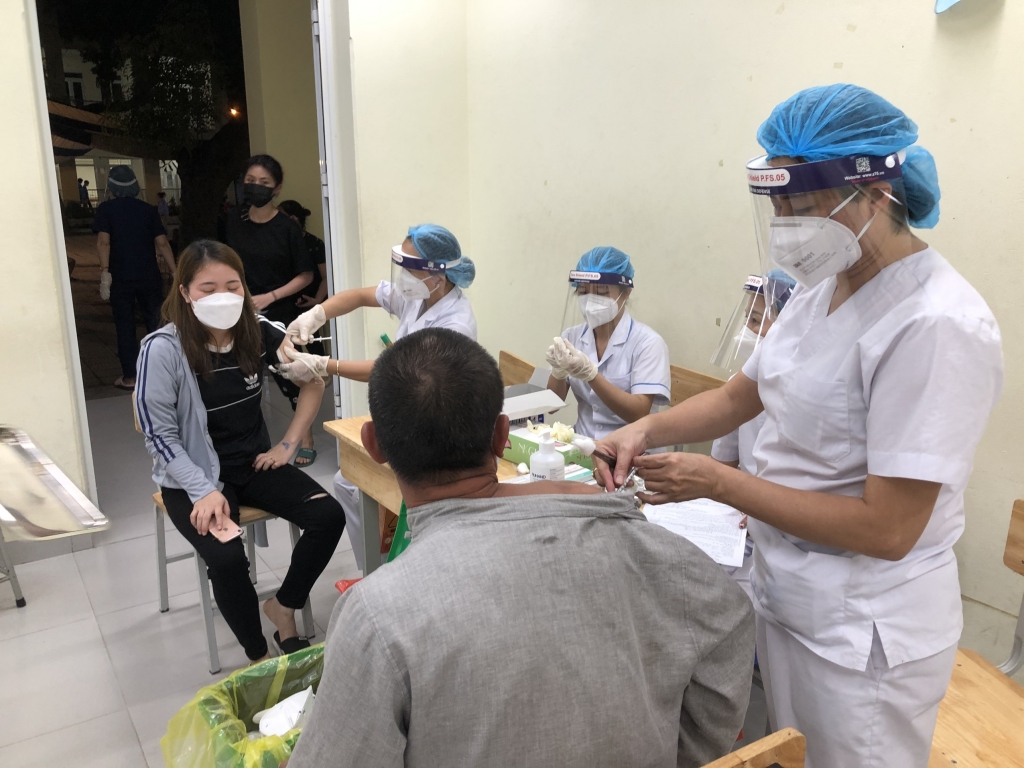 Cán bộ y, bác sĩ tỉnh Bắc Ninh chung 