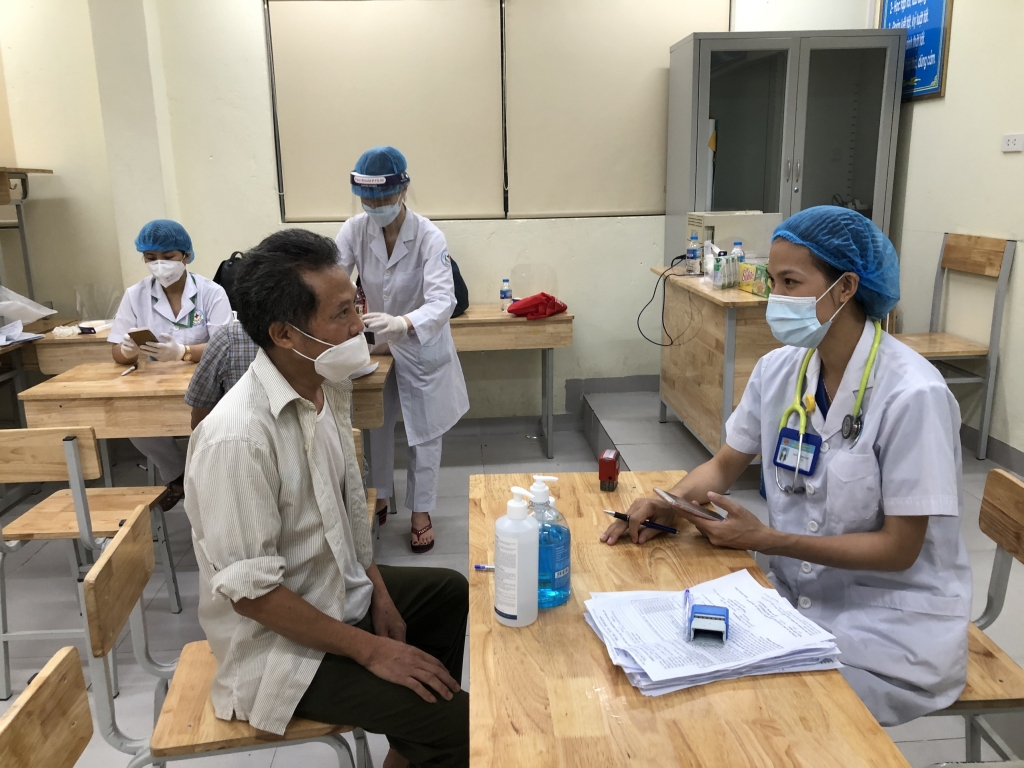 Cán bộ y, bác sĩ tỉnh Bắc Ninh chung 