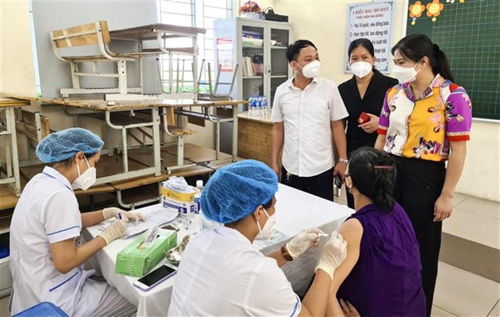 Nỗ lực để Nhân dân được tiêm chủng an toàn, đúng tiến độ