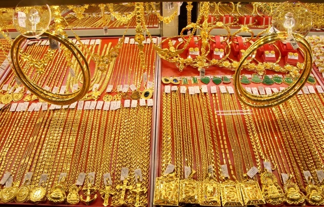Giá vàng hôm nay 10/2: Vàng trong nước giao dịch ở mức trên 57 triệu đồng/lượng