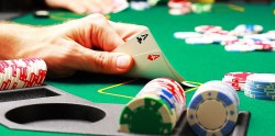 Đà Nẵng: Đột kích khách sạn ven biển, triệt xóa ổ đánh bạc dạng poker