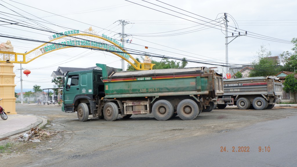 Quảng Nam: Doanh nghiệp gây ô nhiễm, người dân chặn hàng trăm xe tải tại tỉnh lộ 607B