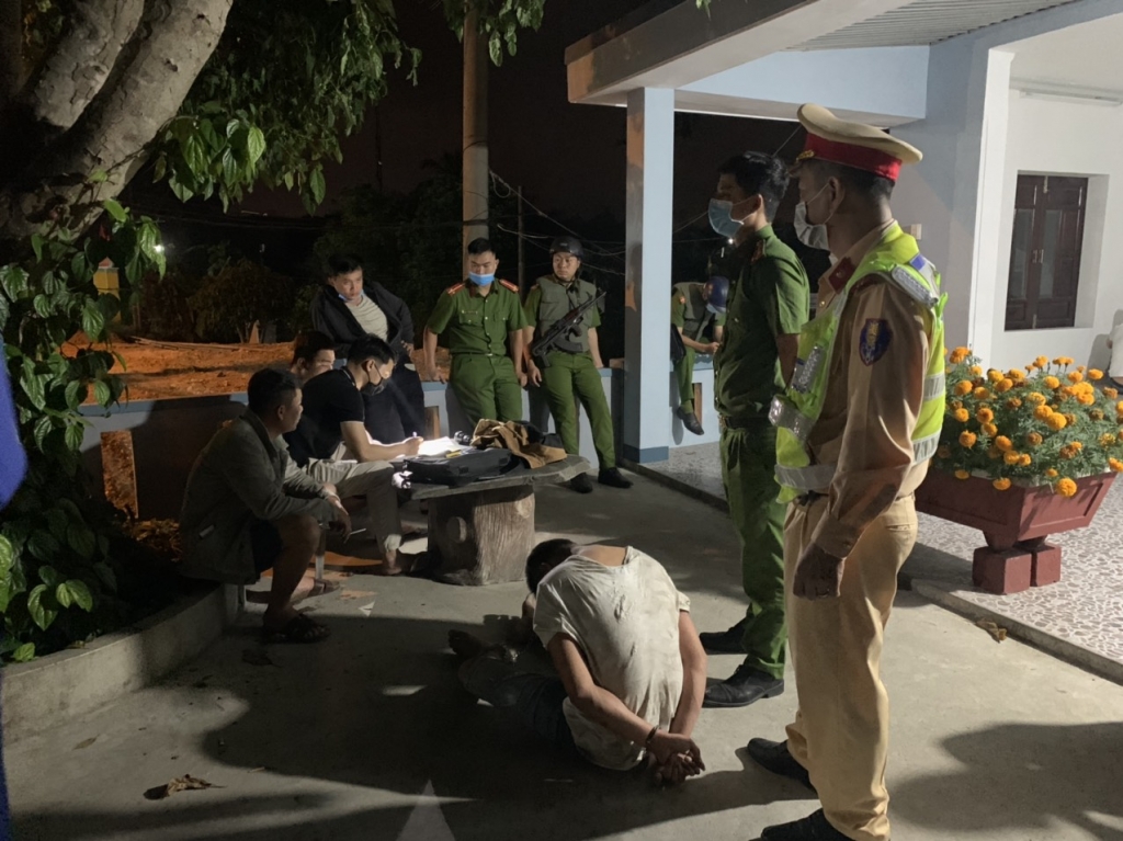 Đà Nẵng: Phát hiện ma túy trên xe ô tô vi phạm tốc độ trong đêm
