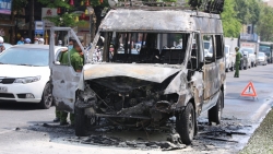 Đà Nẵng: Xe dịch vụ tang lễ bốc cháy ngùn ngụt trên đường Điện Biên Phủ