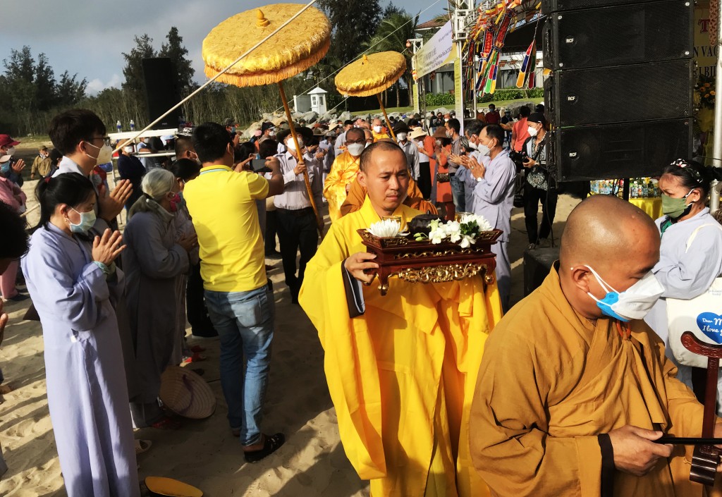 Quảng Nam tổ chức lễ cầu siêu cho 17 nạn nhân tử vong trong vụ chìm ca nô