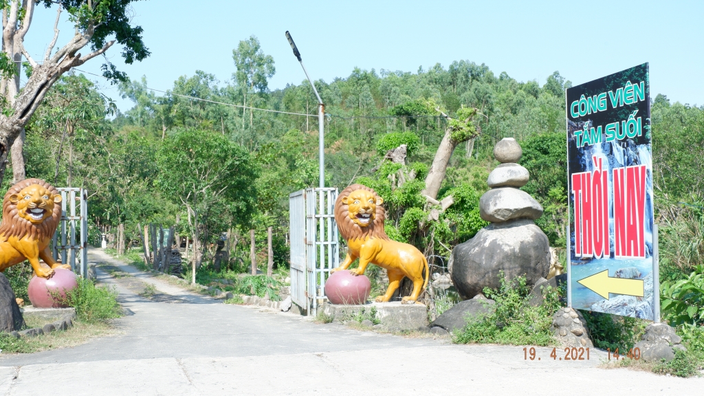 Đà Nẵng: Suối Lương tiếp tục bị doanh nghiệp chặn dòng, làm du lịch trái phép