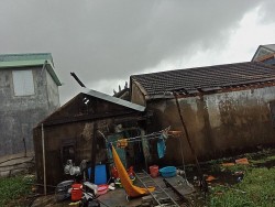 Thừa Thiên - Huế: Lốc xoáy hoành hành đồng bằng, miền núi ngập cục bộ do mưa lớn