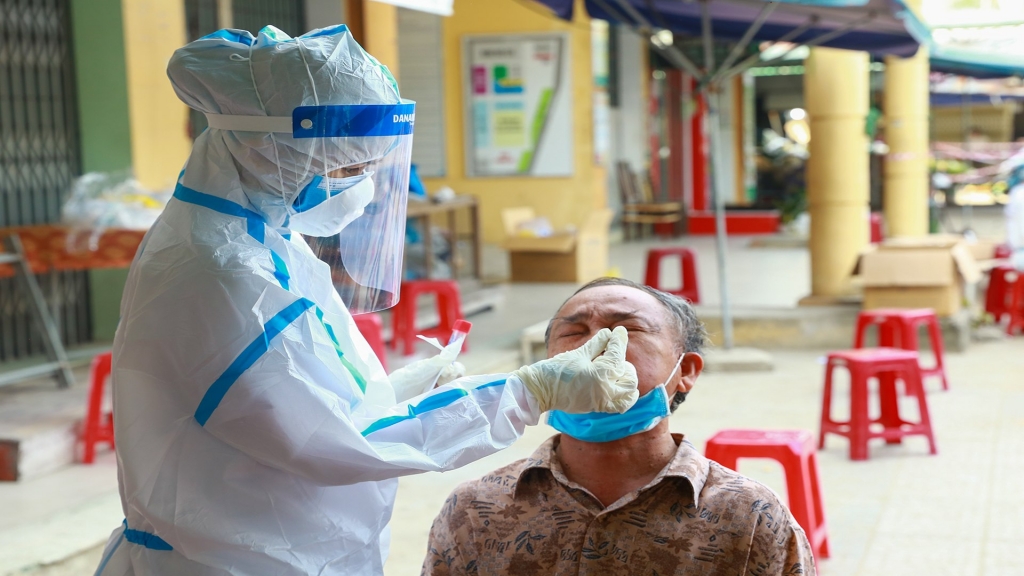 Đà Nẵng: Hơn 400 tiểu thương chợ Phước Mỹ được xét nghiệm Covid-19