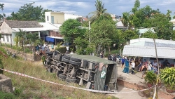 Quảng Nam: Xe ô tô lao xuống vực trong đêm, 2 người tử vong