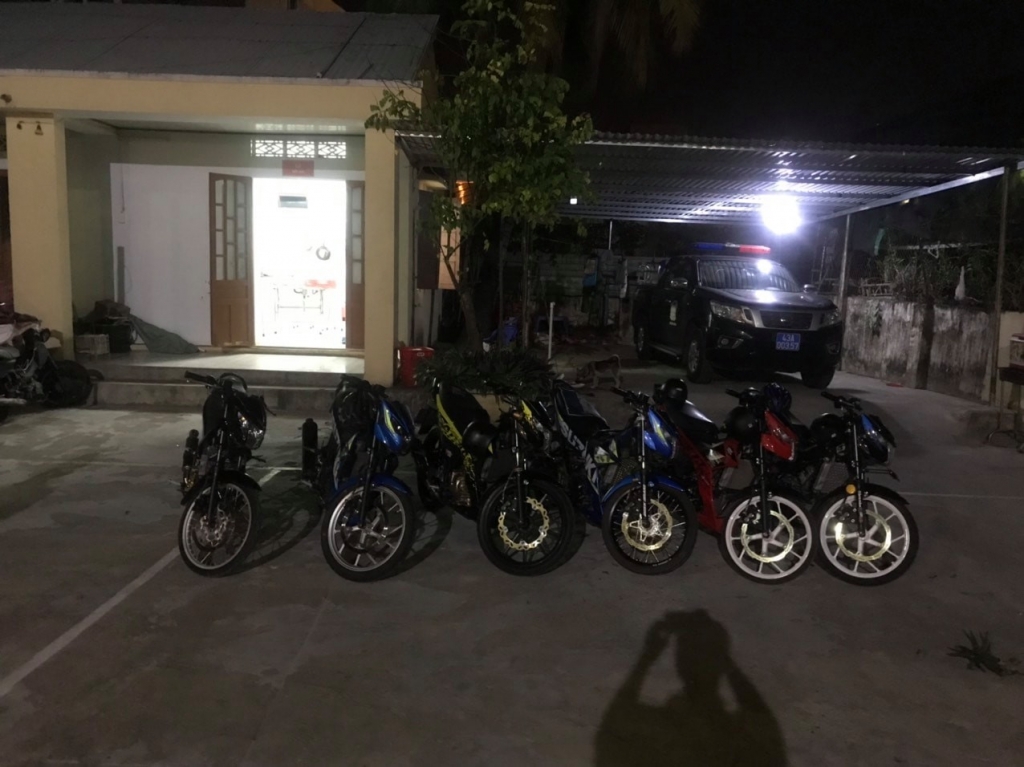 da nang truy bat nhom thieu nien dua xe net po trong dem