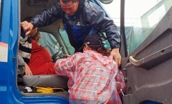 Quảng Nam: Dùng ca nô đưa sản phụ chuyển dạ tại "rốn lũ" đến bệnh viện thành công