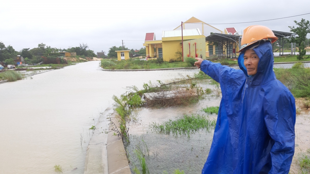 Quảng Nam: Nước lũ chưa vào, hàng loạt nhà dân đã bị ngập nặng cạnh Dự án Lai Nghi - Cầu Hưng