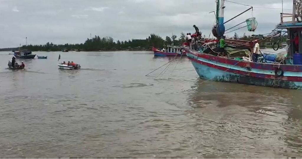 Quảng Nam: Đã tìm thấy thi thể hai cha con trong vụ tàu chìm