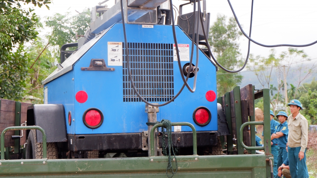 Cập nhật: Máy xúc tiếp tục được huy động đến Tiểu khu 67