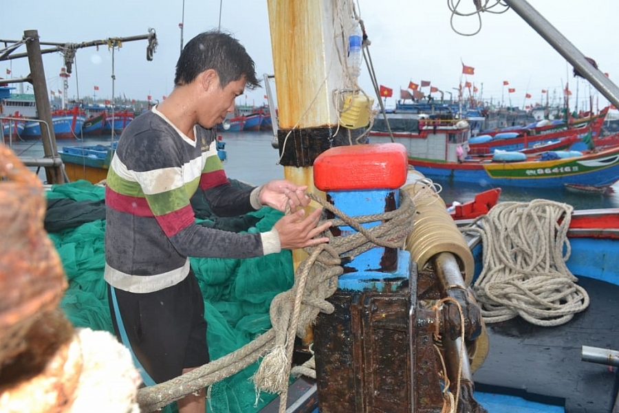 Lý Sơn khẩn trương triển khai ứng phó với cơn bão số 9