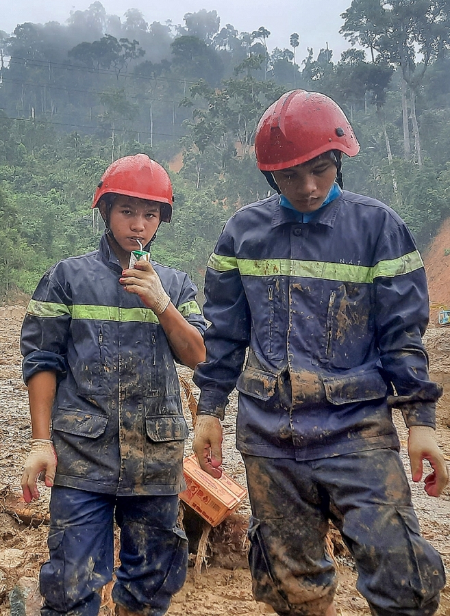 53 người bị vùi lấp ở Quảng Nam: Tìm thấy thêm 2 thi thể, còn 12 người mất tích