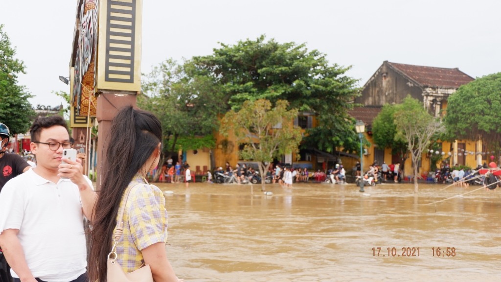 Giới trẻ Giới trẻ