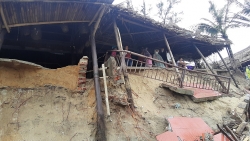 Quảng Nam: Cận cảnh bờ biển An Bàng, Cửa Đại tan hoang sau cơn bão số 13