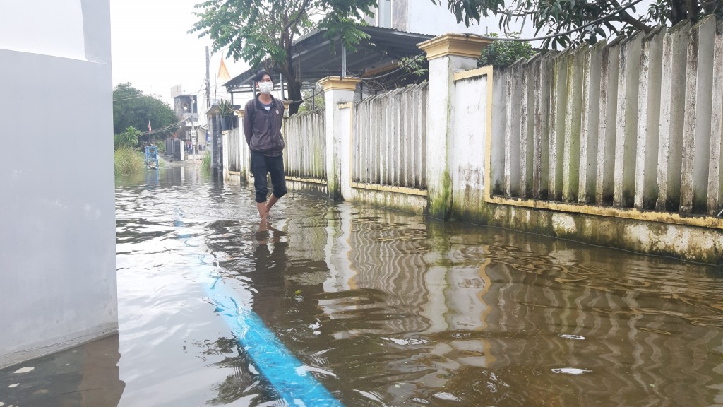 Quảng Nam: Bị ngập úng triền miên, 40 hộ dân phường Điện Dương chỉ biết than trời Quảng Nam: Bị ngập úng triền miên, 40 hộ dân phường Điện Dương chỉ biết than trời