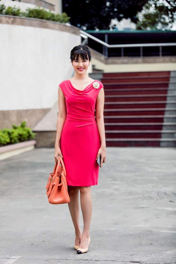 Hoa hậu Thu Thủy khoe nụ cười tỏa nắng trong vai trò MC An ninh toàn cảnh